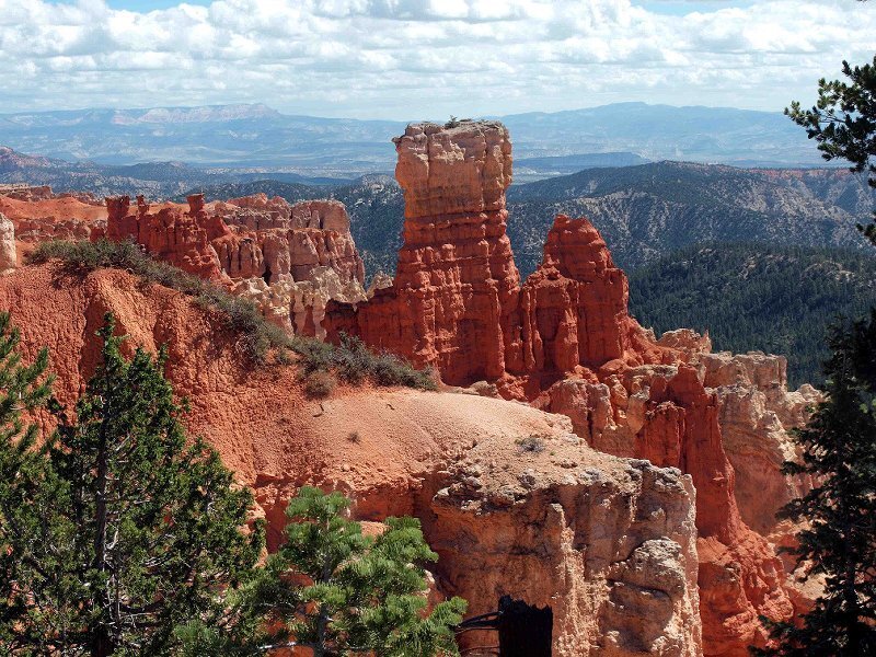 Red Rock Hoodoos — Serene