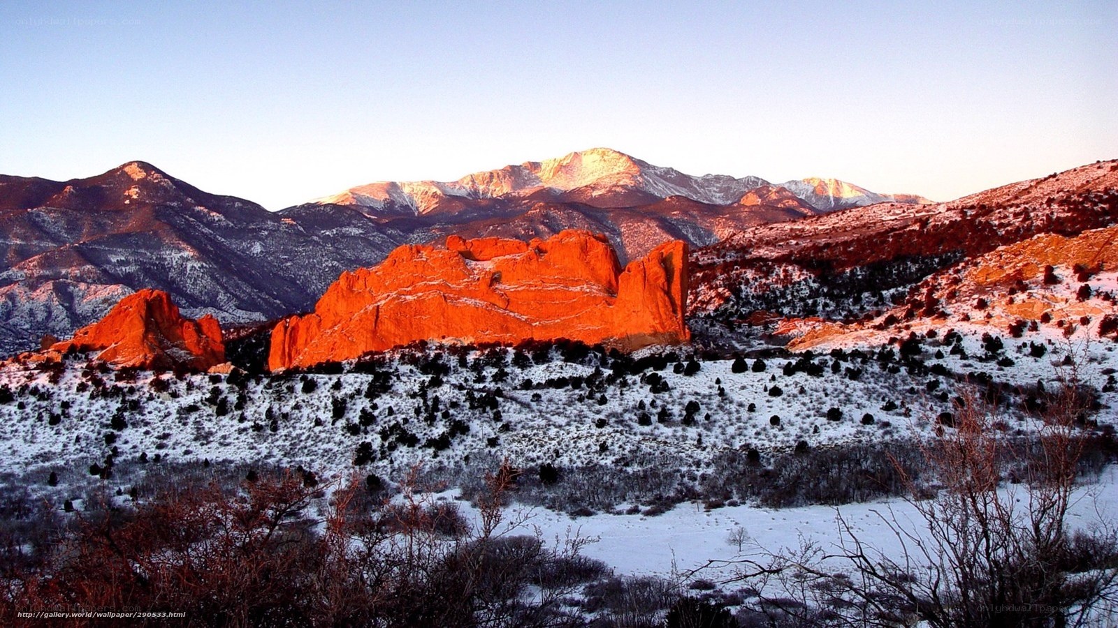 Red rocks at sunrise in winter