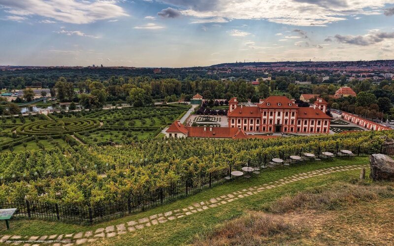 Red-roofed Palace and Gardens