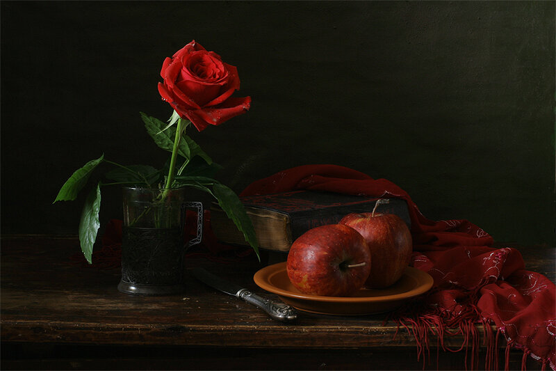 Red Rose and Apples