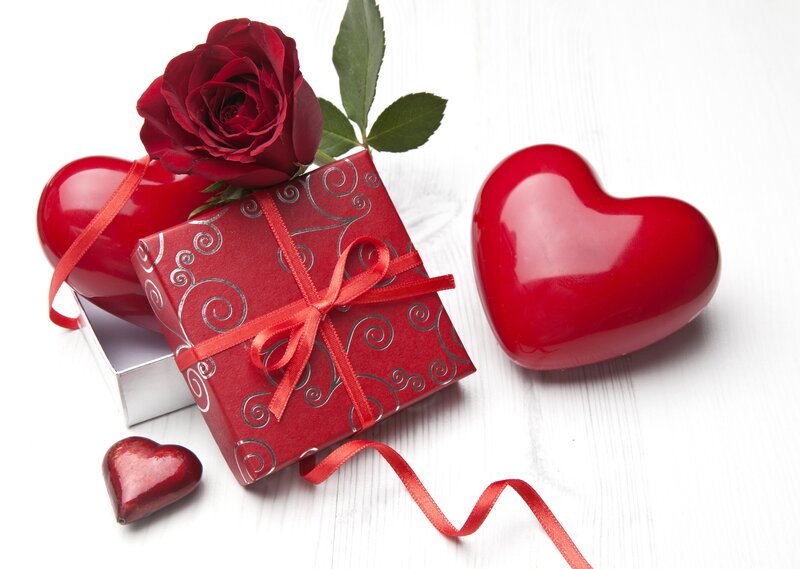 Red Rose and Gift Box — Romantic, Photograph, Heart