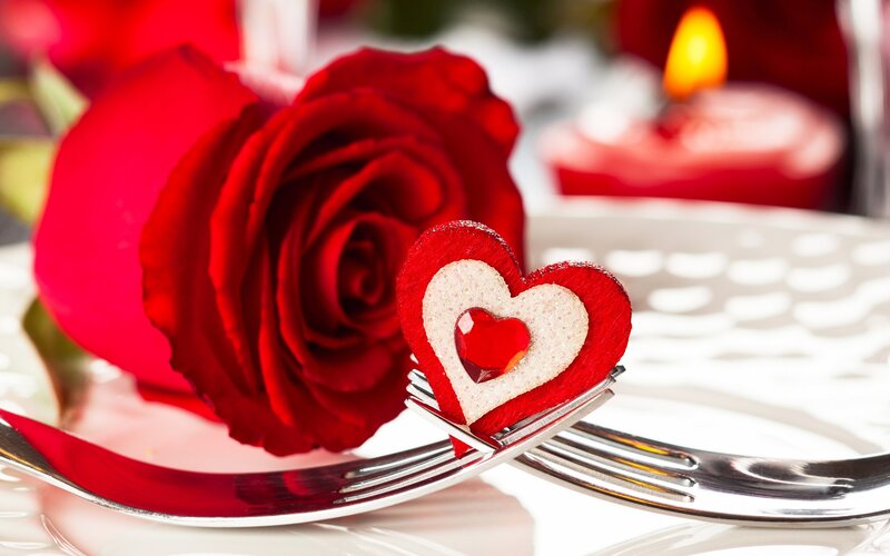 Red Rose and Heart Cookie