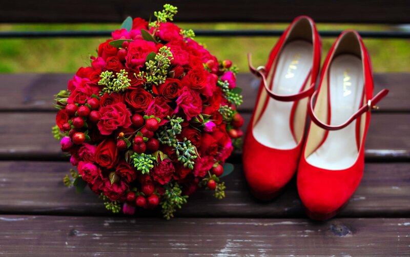 Red Rose Bouquet and Shoes — Romantic, Afternoon