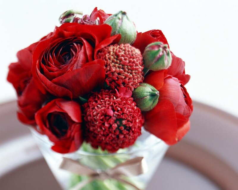 Red Rose Bouquet — Calm, Photograph, Vase, Bow