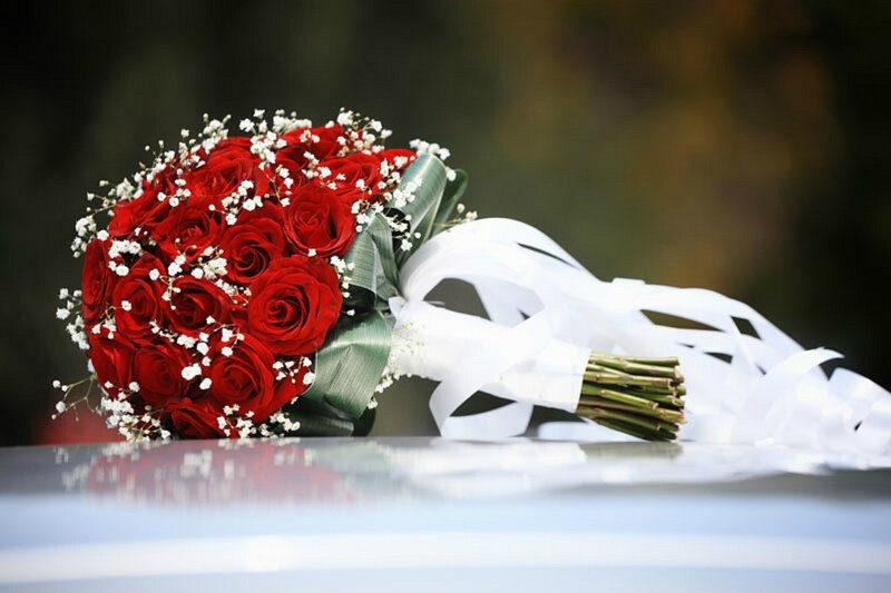 Red Rose Bouquet — Romantic, Photograph, Baby's Breath