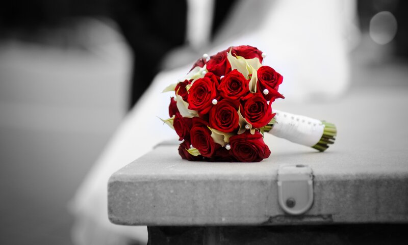 Red Rose Bouquet — Romantic, Photograph, Table