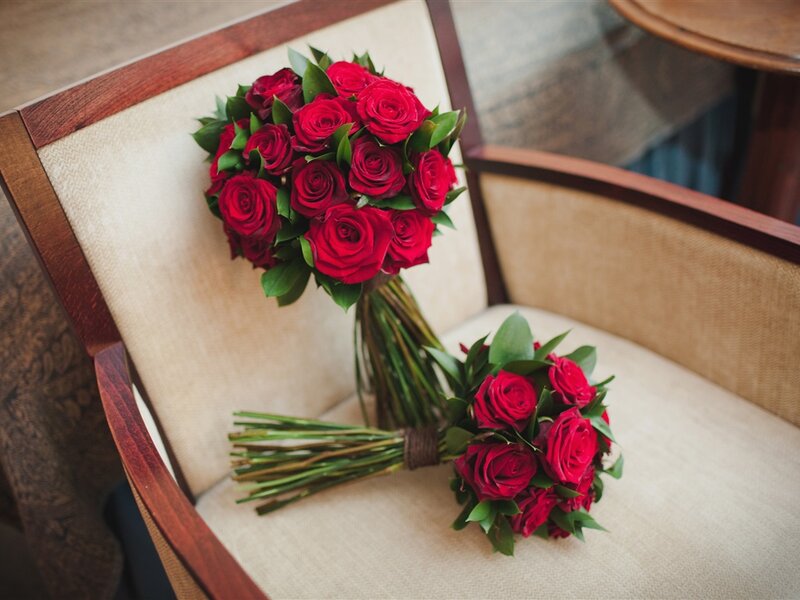 Red Rose Bouquets — Calm