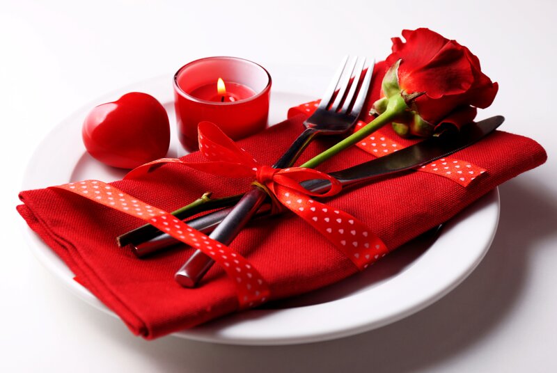 Red Rose Dinner Setting