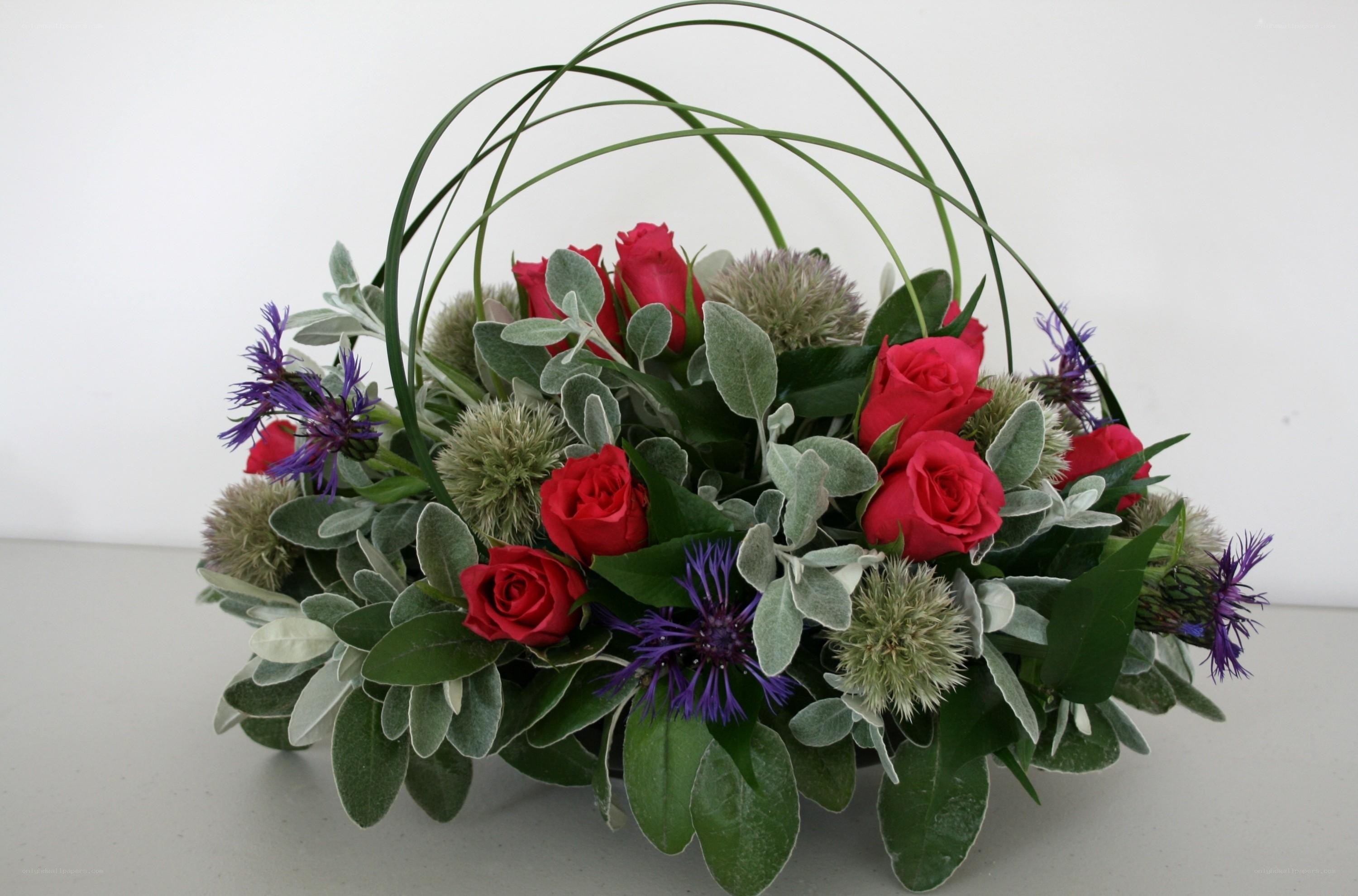red rose floral arrangement