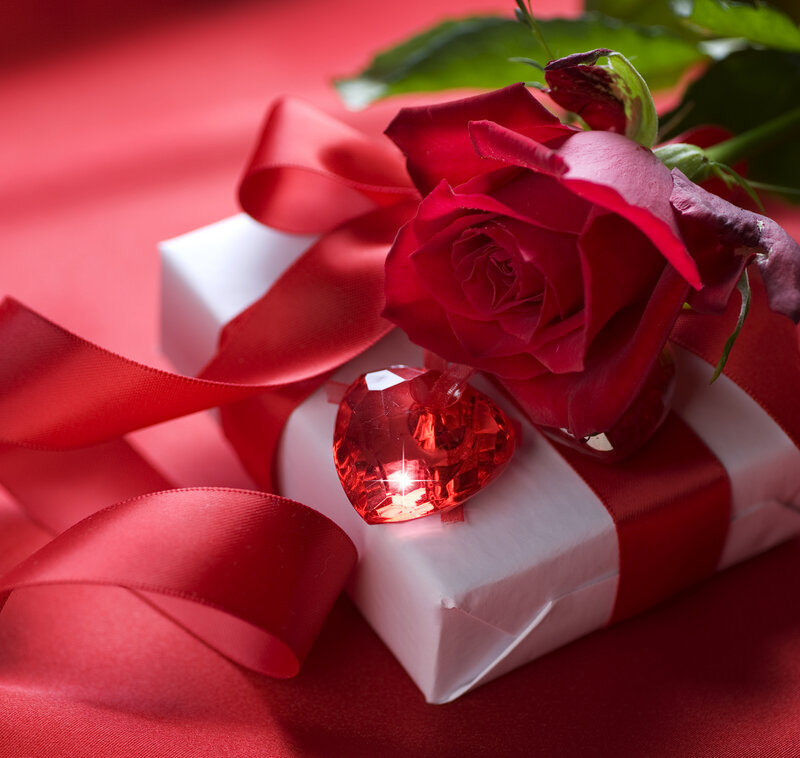 Red Rose on Gift Box — Romantic