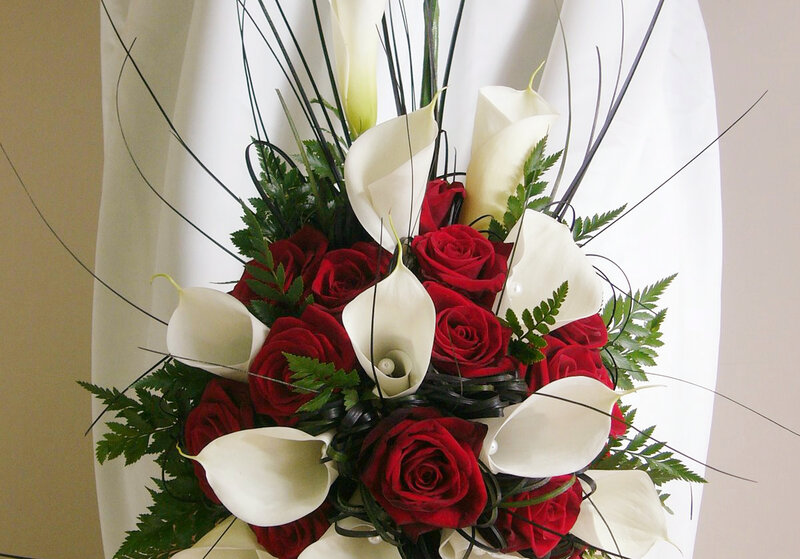 Red Roses and Calla Lilies — Elegant, Photograph, Calla Lilies