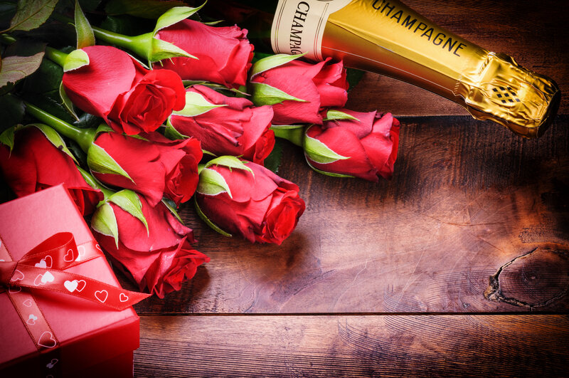 Red Roses and Champagne — Romantic, Photograph, Gift Box