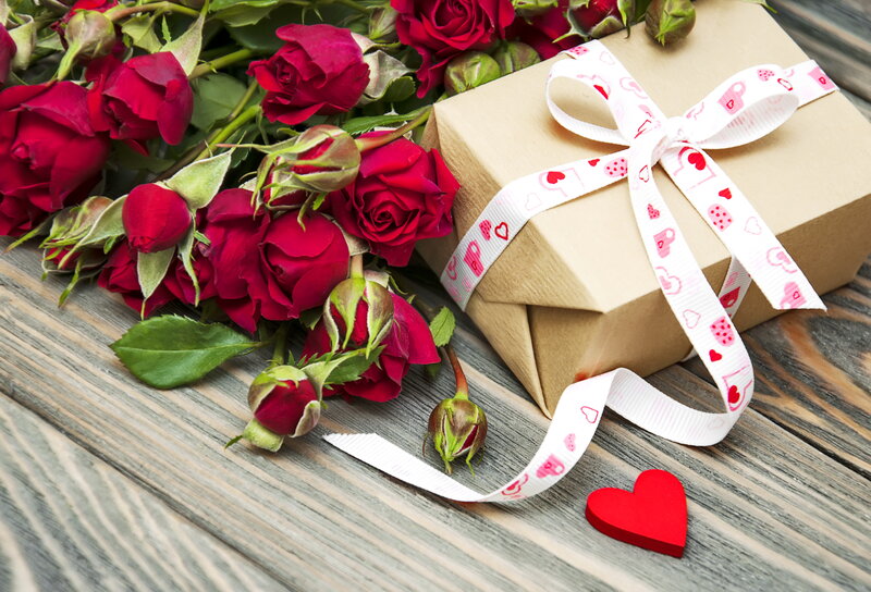 Red Roses and Gift Box — Romantic, Photograph, Gift Box, Ribbon, Heart