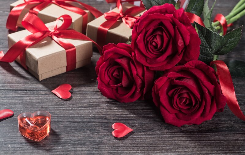 Red Roses and Gifts