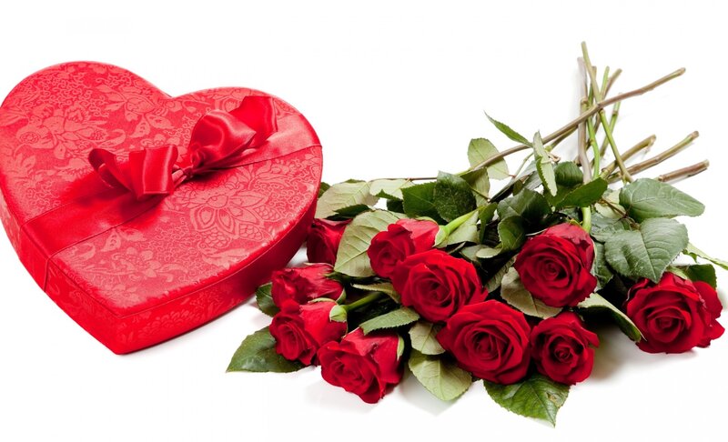 Red Roses and Heart Box — Romantic, Photograph