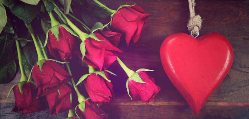 Red Roses and Heart — Romantic, Photograph, Wooden Surface