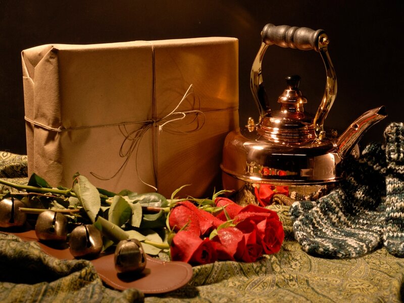 Red Roses and Kettle