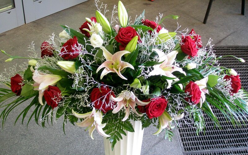 Red Roses and Lilies — Formal