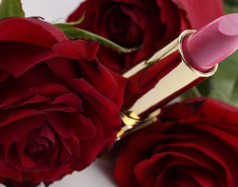 Red Roses and Lipstick — Romantic