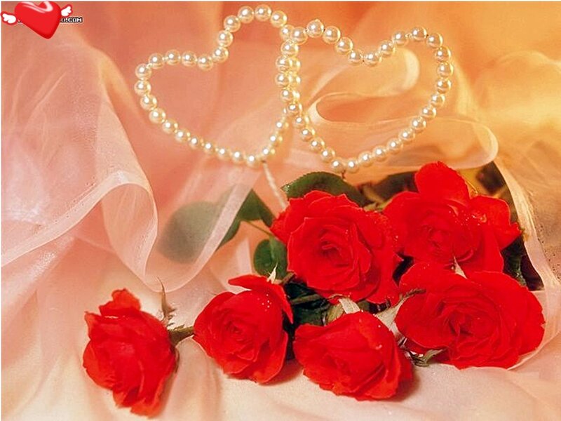 Red roses and pearl hearts
