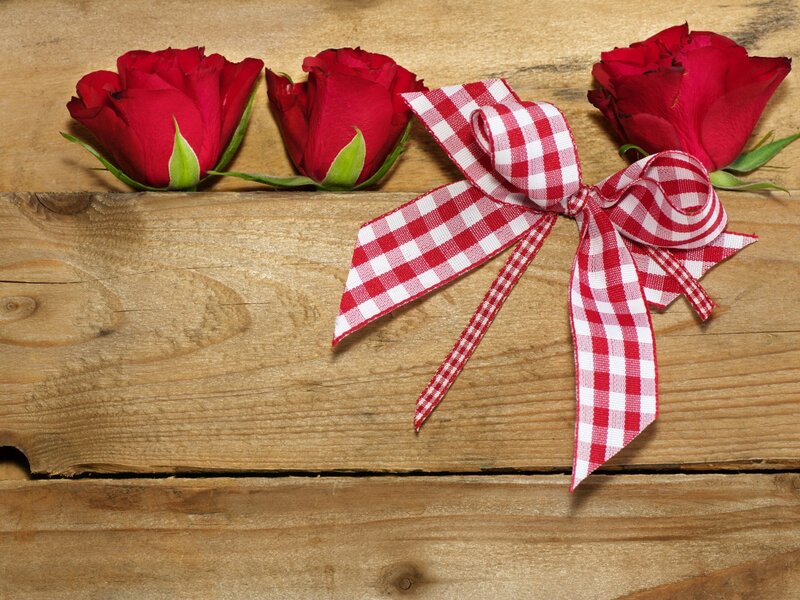 Red Roses and Ribbon