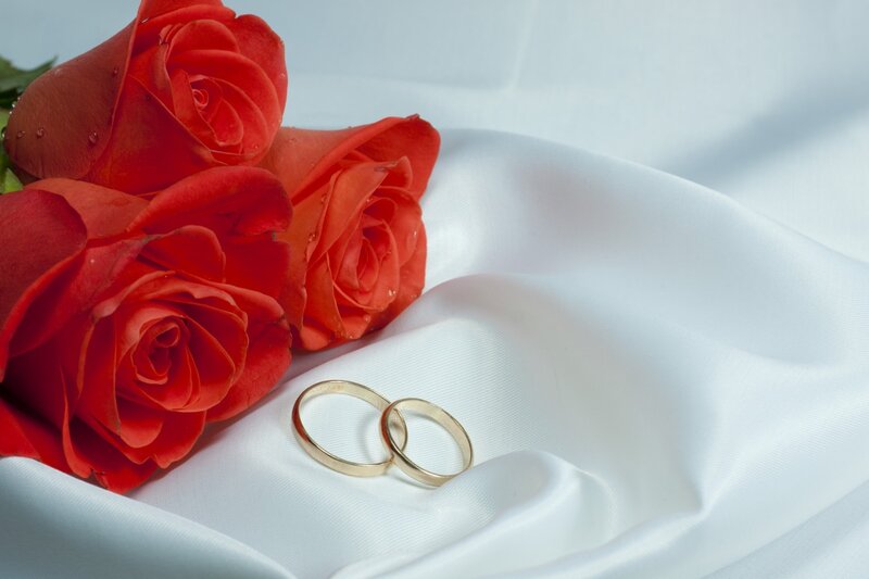Red Roses and Wedding Rings — Romantic