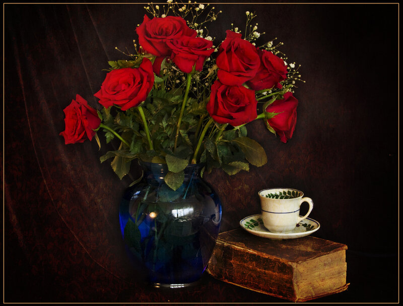 Red Roses in a Vase — Dramatic, Photograph, Cup and Saucer
