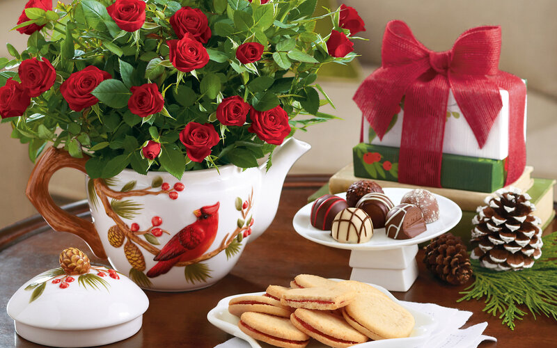 Red Roses in Teapot — Festive, Winter, Photograph