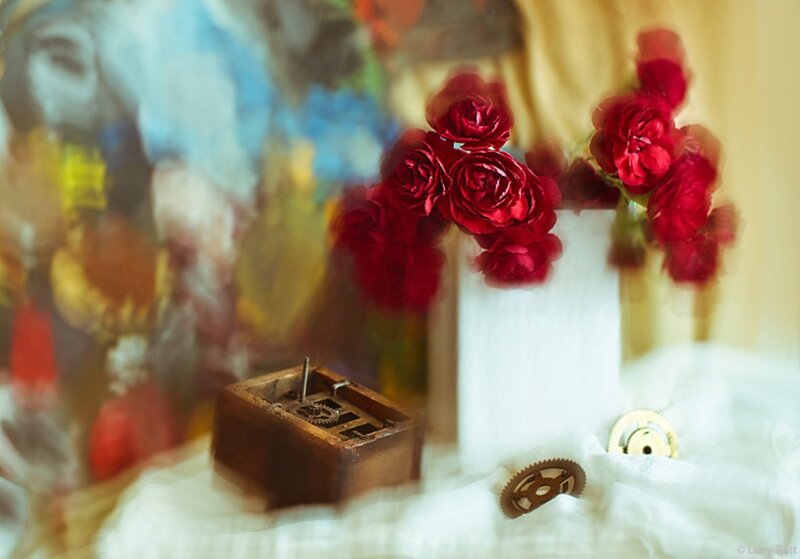 Red Roses in Vase — Calm, Photograph, Wooden Box