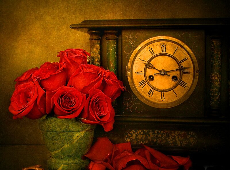 Red Roses in Vase — Dramatic, Photograph, Clock
