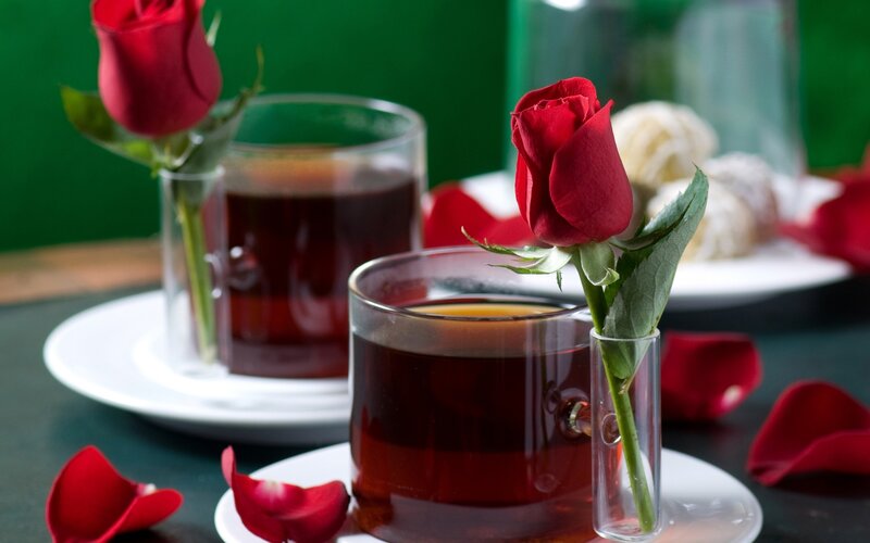 Red Roses with Tea