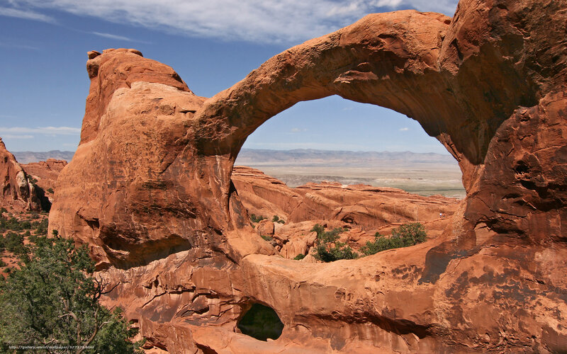 Red Sandstone Arch — Serene