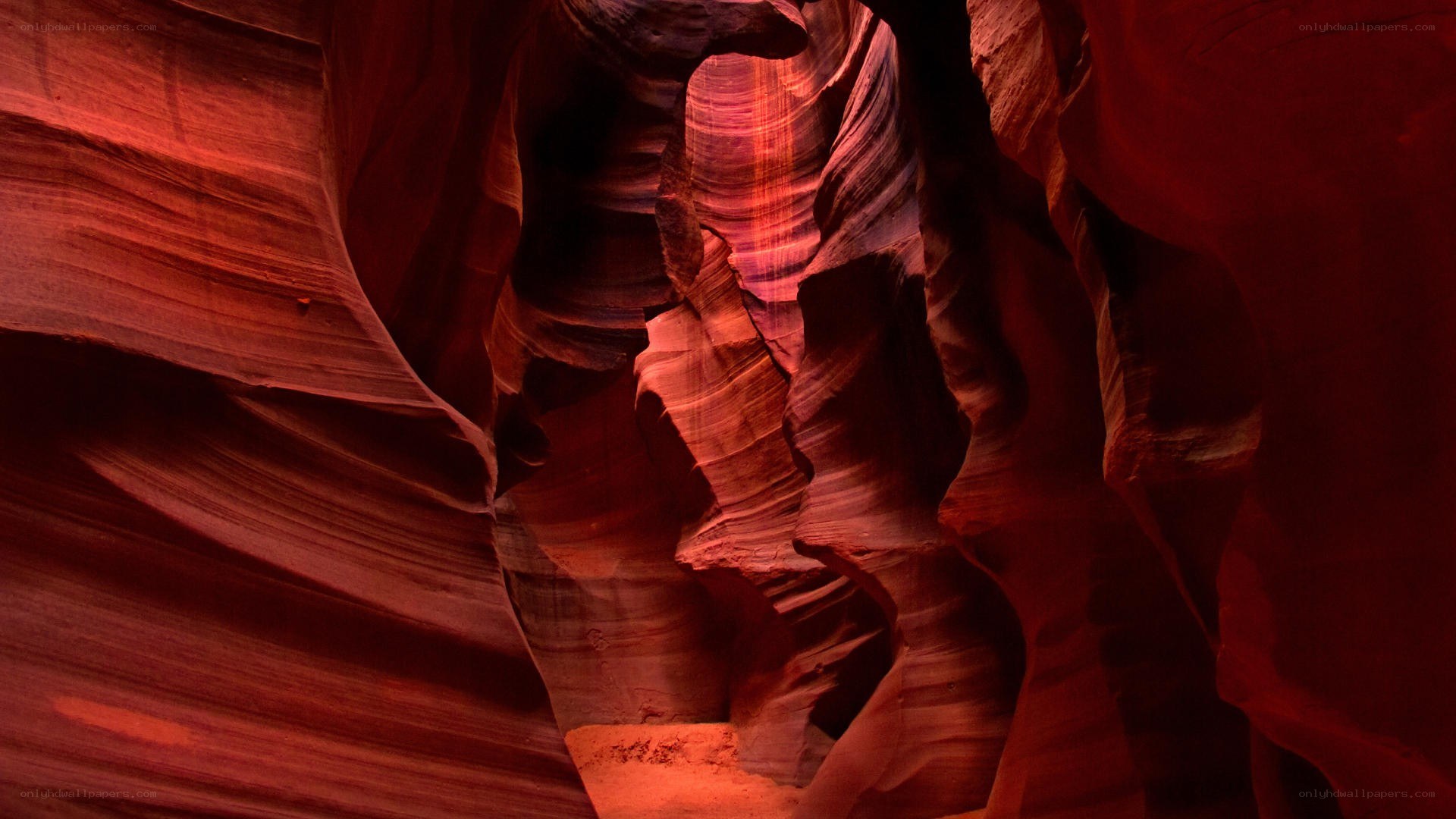 Red sandstone canyon walls