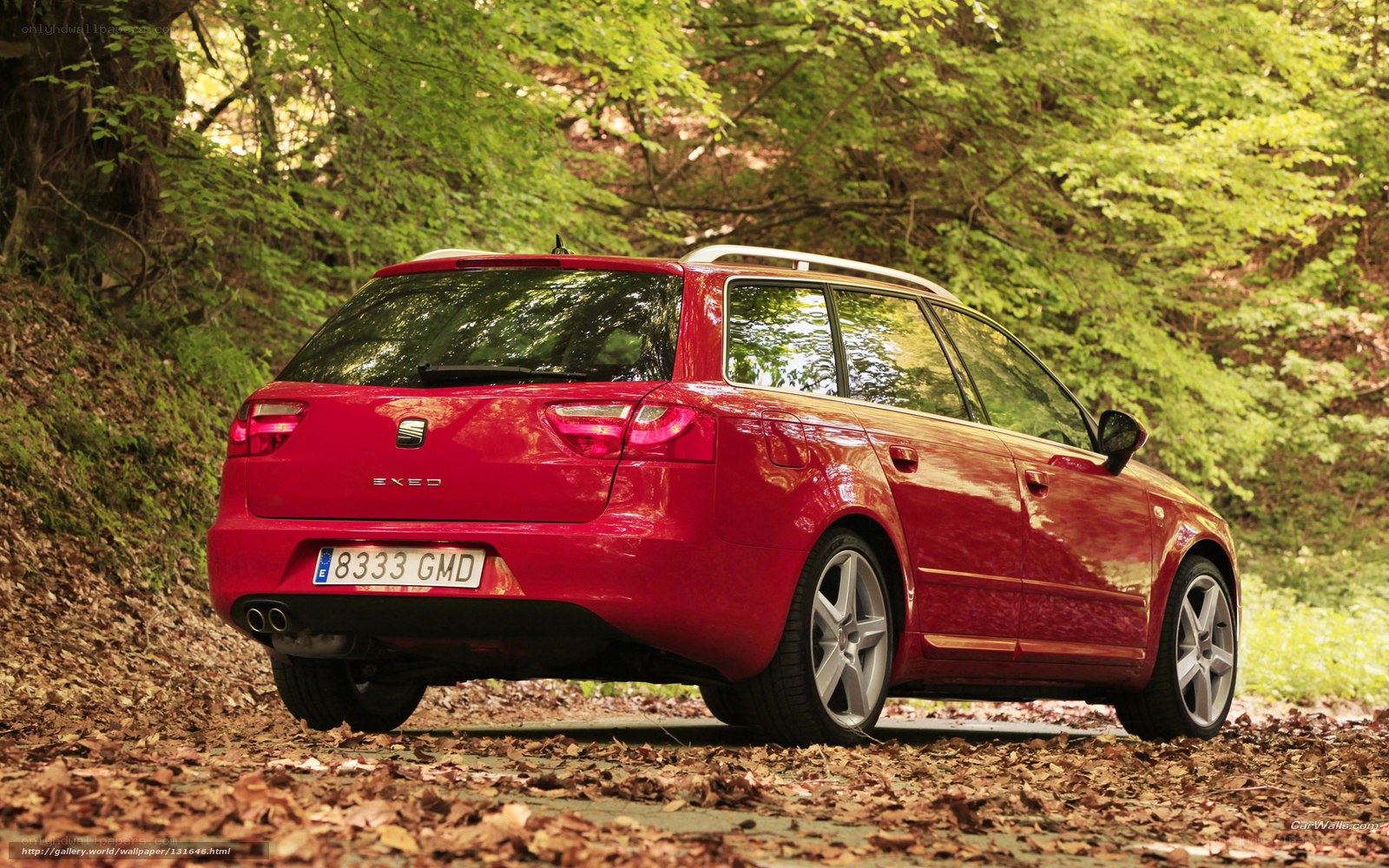 Red SEAT Exeo station wagon