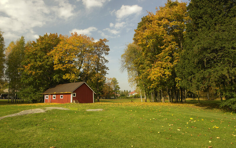 Red Shed in Autumn