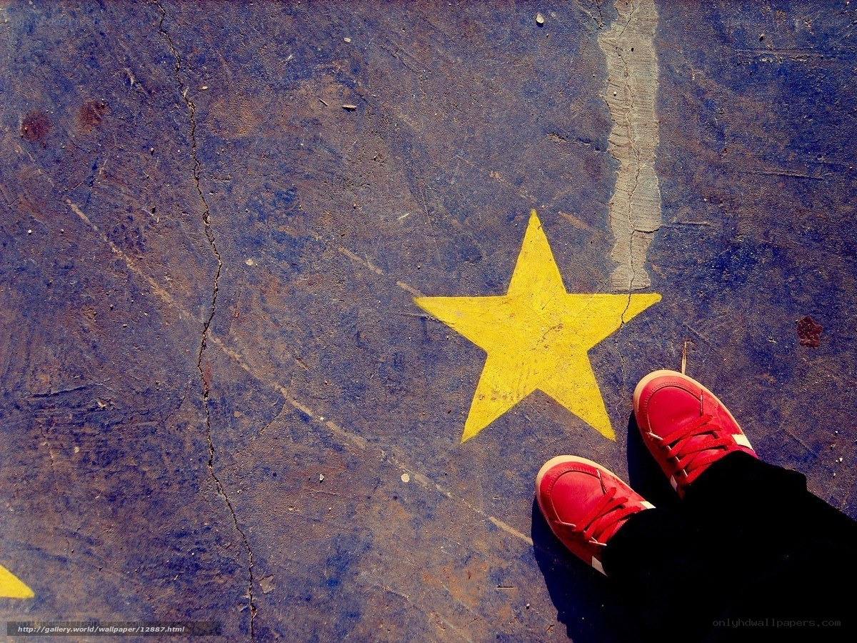red shoes and yellow star