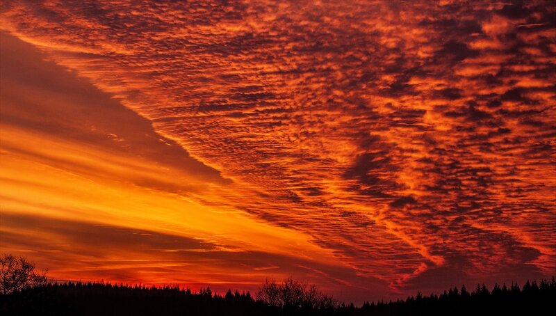Red Sky at Sunset — Orange, Dramatic