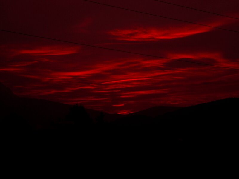 Red Sky over Mountains — Dramatic
