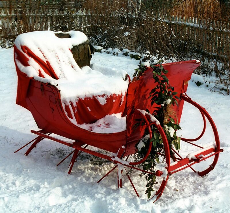 Red Sleigh in Snow — Quiet