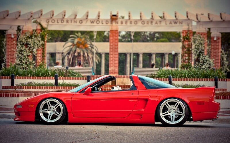 Red sports car at Goldring-Woldenberg Great Lawn