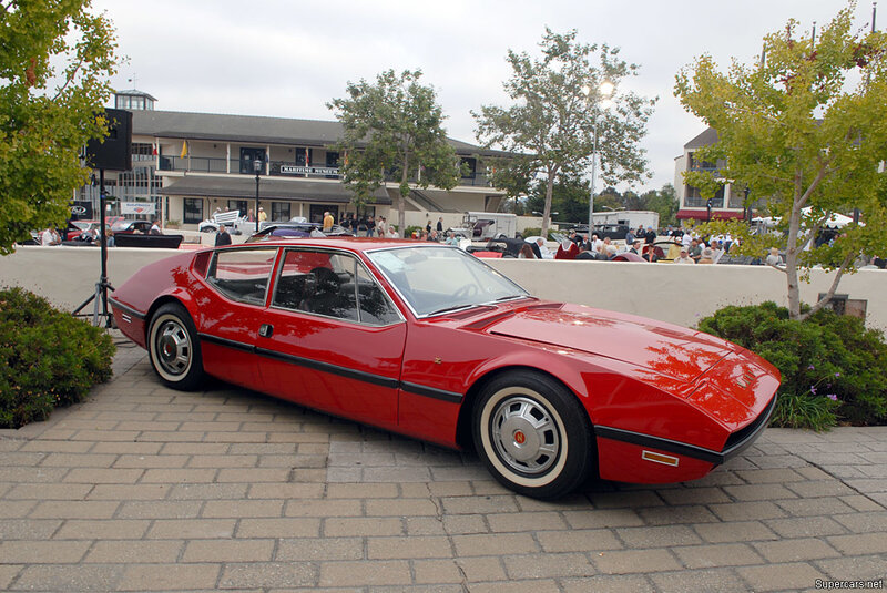Red Sports Car — Calm