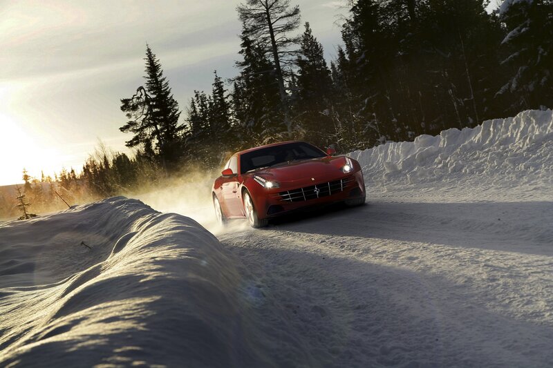 Red Sports Car in Snow — Dramatic, Winter