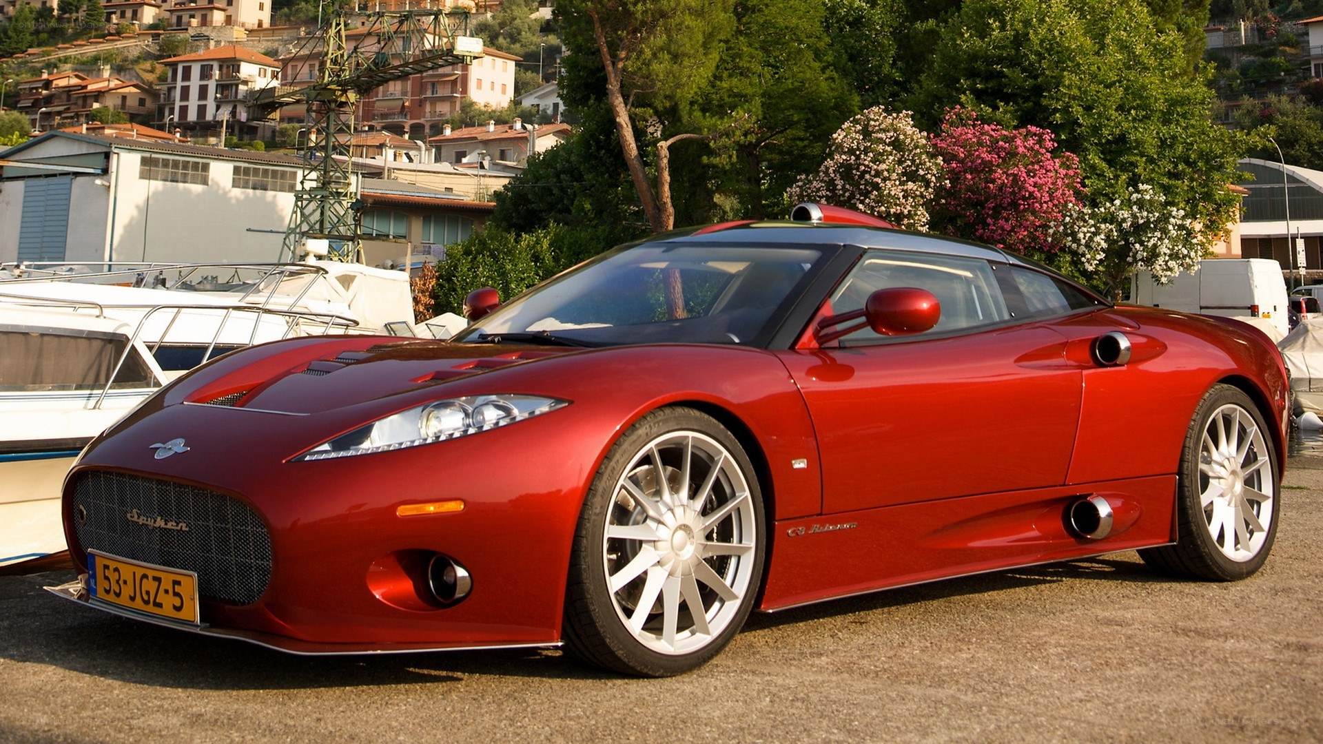 red spyker c8 sports car