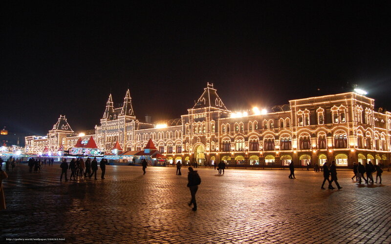 Red Square at Night — Black, Dramatic