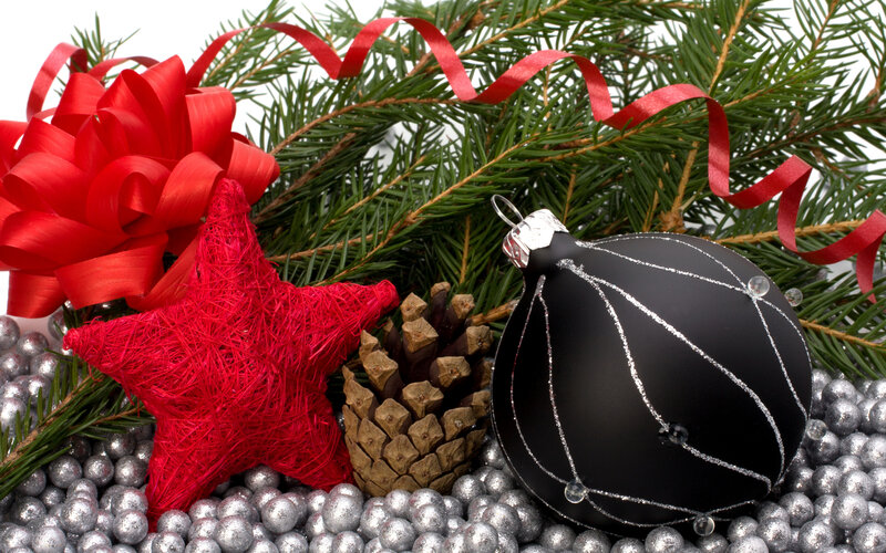 Red Star Ornament — Festive