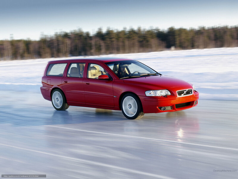 Red Station Wagon — Dynamic, Winter