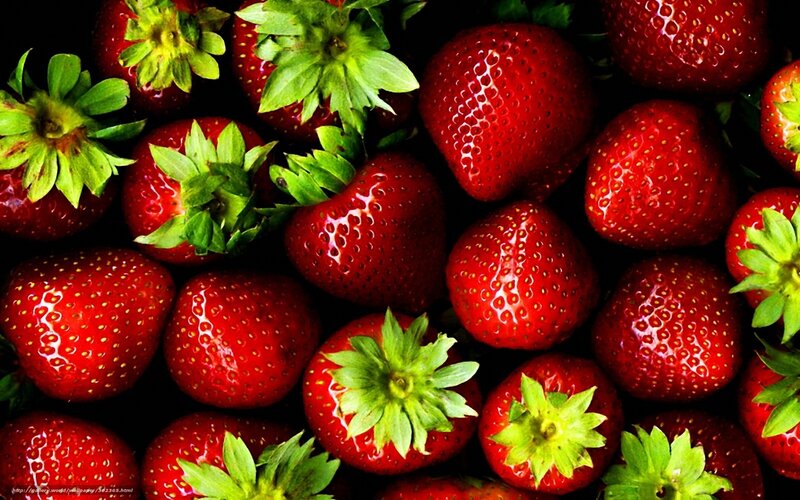 Red Strawberries — Vibrant