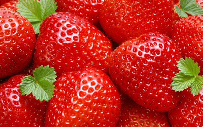 Red Strawberries with Leaves — Fresh