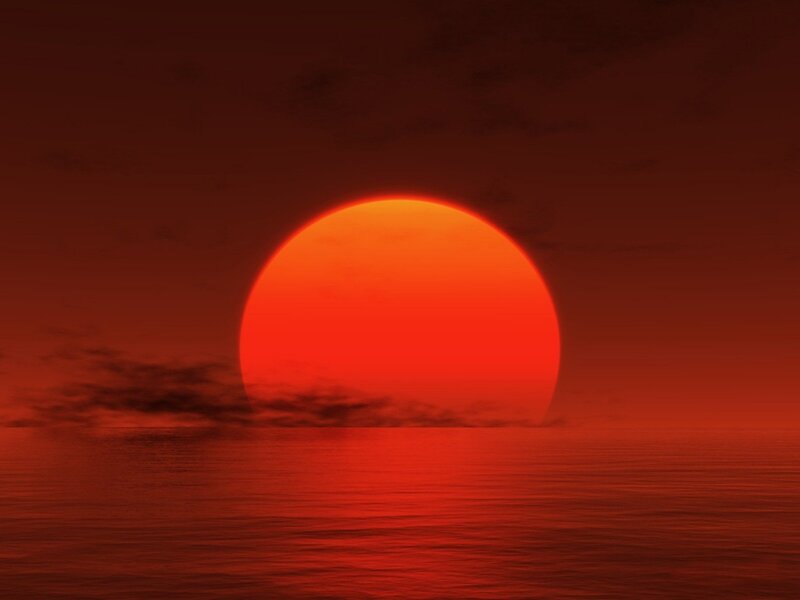 Red Sun over Water — Dramatic