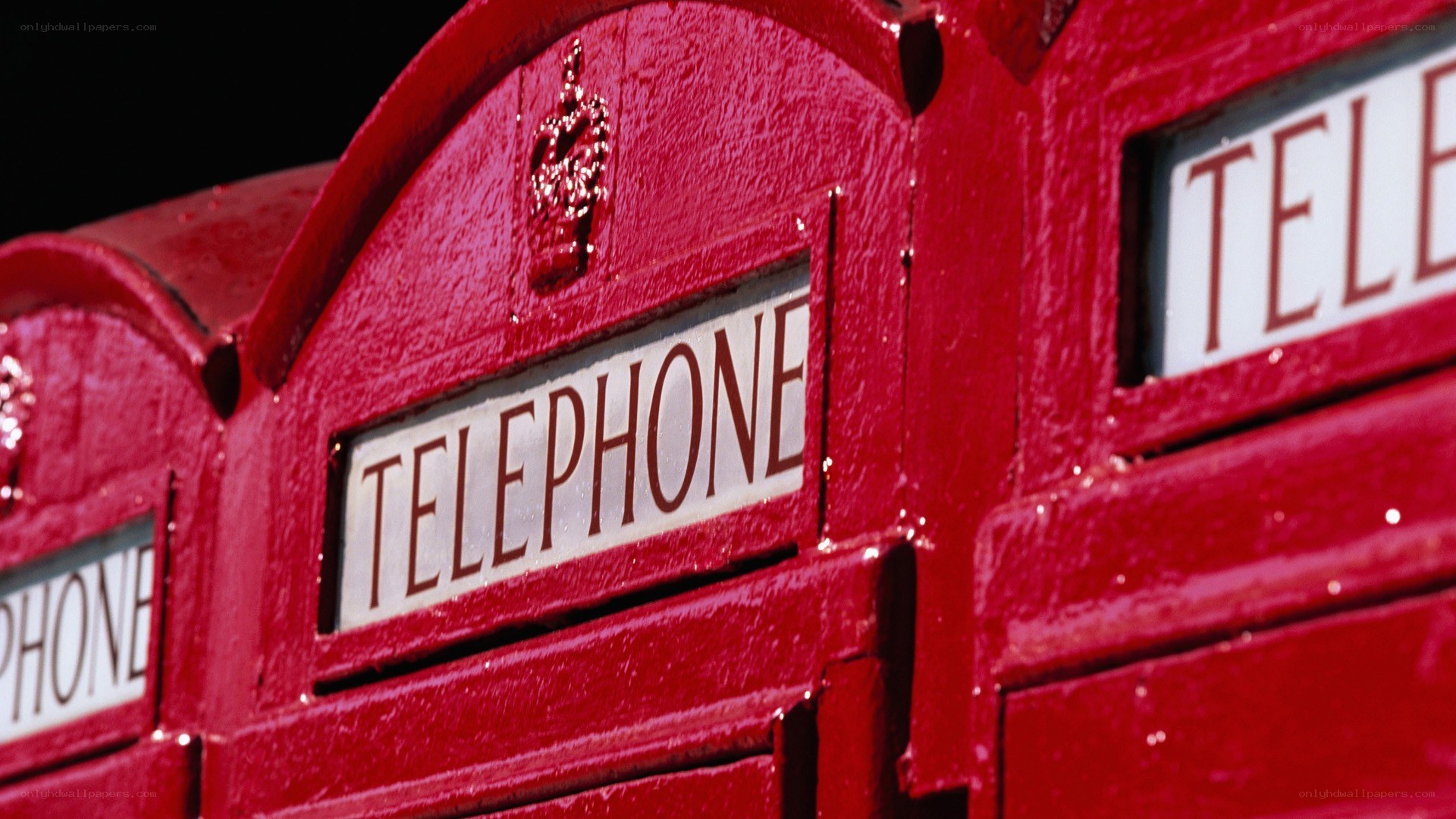 red telephone box details